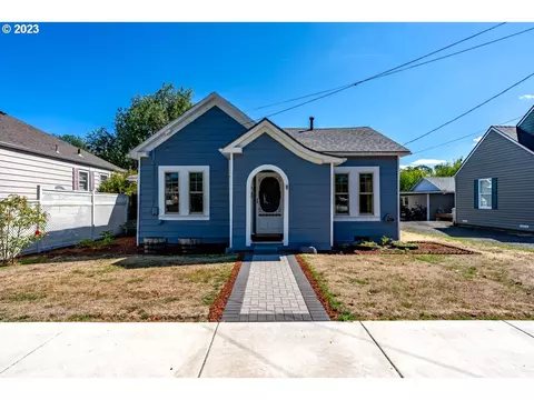 630 SW Levens St, Dallas, OR 97338