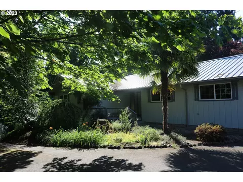 3560 SE Roethe Rd, Milwaukie, OR 97267