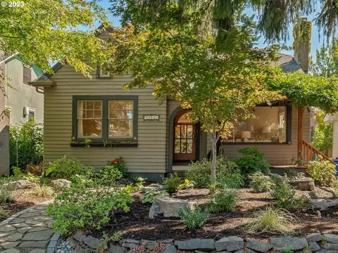 3544 NE Cesar E Chavez Blvd, Portland, OR 97212