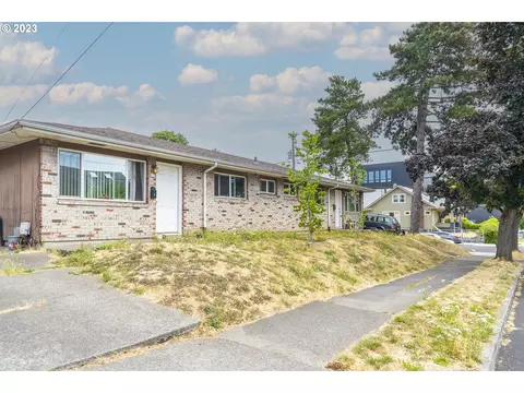909 N Blandena St, Portland, OR 97217