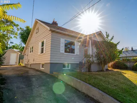 934 N Stafford St, Portland, OR 97217