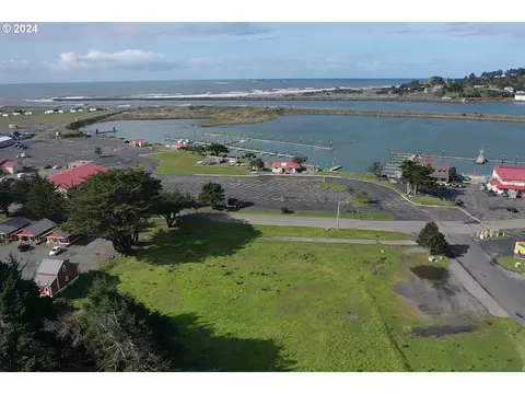 94250 Port Dr, Gold Beach, OR 97444