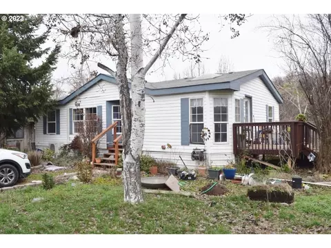 703 S Broad St, Weston, OR 97886