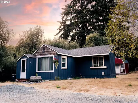 795 SE 4th St, Bandon, OR 97411