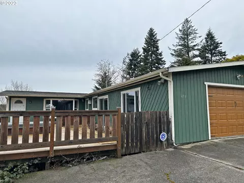 470 3rd Ct, Coos Bay, OR 97420