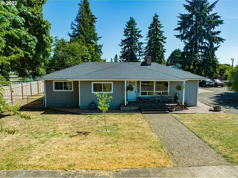 108 E Blakely Ave, Brownsville, OR 97327