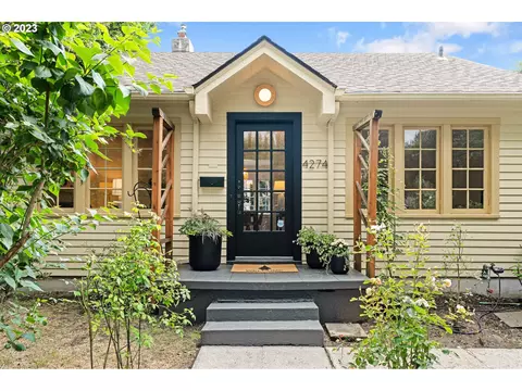 4274 NE Hazelfern Pl, Portland, OR 97213