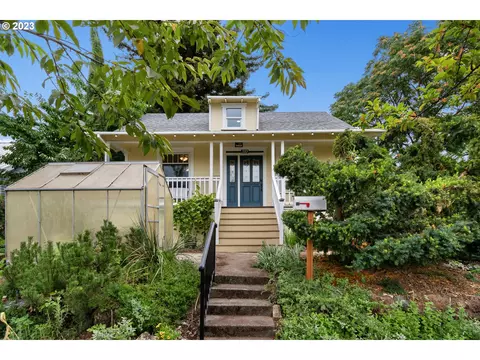 310 W 39th St, Vancouver, WA 98660