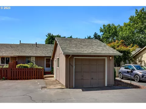 2990 SE Blue Bird Dr, Hillsboro, OR 97123