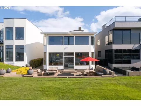 139 N Lotus Beach Dr, Portland, OR 97217