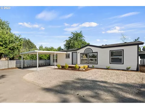 3138 Livingston St NE, Salem, OR 97301