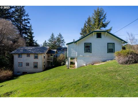 983 985 Oregon, North Bend, OR 97459