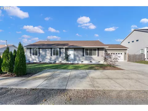 1839 Lewis River Rd, Woodland, WA 98674