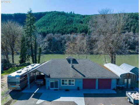275 Burchard Dr, Scottsburg, OR 97473