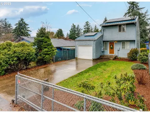 8635 SE Gray St, Happy Valley, OR 97086