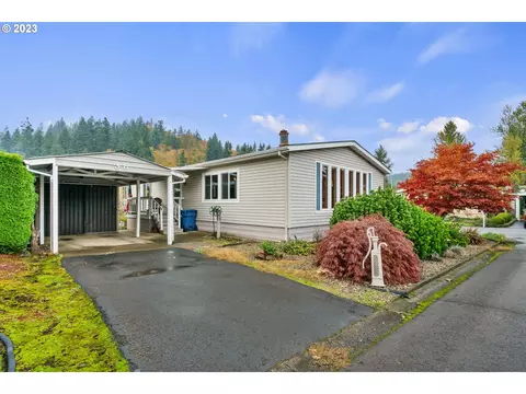 1307 S Water St #38, Silverton, OR 97381