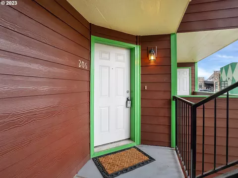 9230 SE Division St #206, Portland, OR 97217