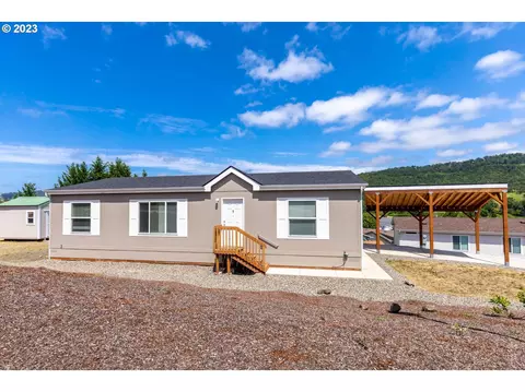125 Deschutes Ln, Roseburg, OR 97471