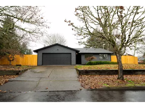 320 S 4th Pl, Cornelius, OR 97113