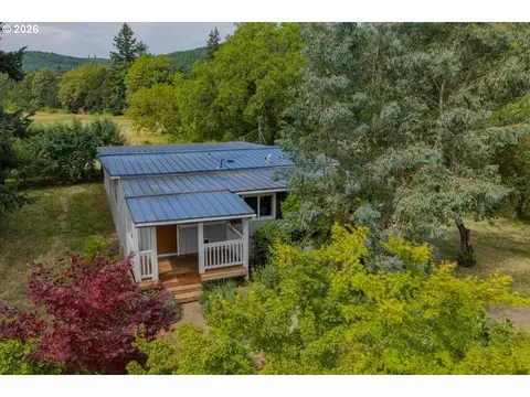 37625 Sunset Ln, Brownsville, OR 97327