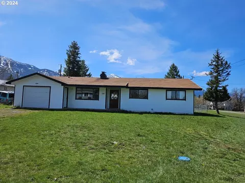 401 S College St, Joseph, OR 97846