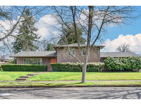 2977 Lenox St, Eugene, OR 97404