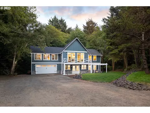 3394 Highway 101, Yachats, OR 97498