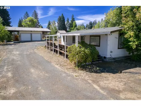 12895 Lookingglass Rd, Roseburg, OR 97471