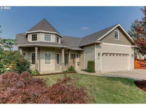 842 Sheraton Dr, Eugene, OR 97401