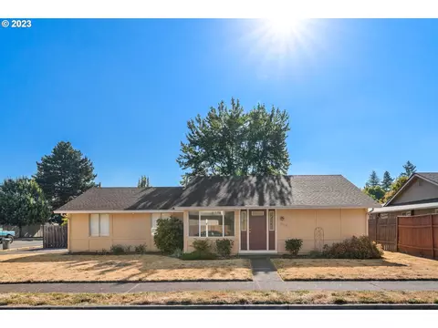 808 SE 208th Ave, Gresham, OR 97030