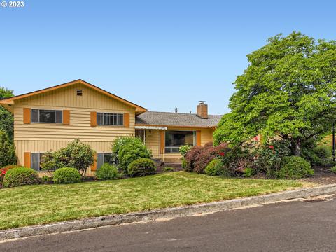 8753 SE Owen Dr, Happy Valley, OR 97086