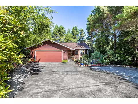 87814 Sandrift St, Florence, OR 97439