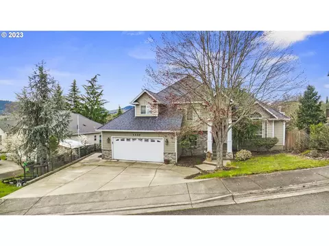 1330 Cedar Ridge Ct, Roseburg, OR 97471