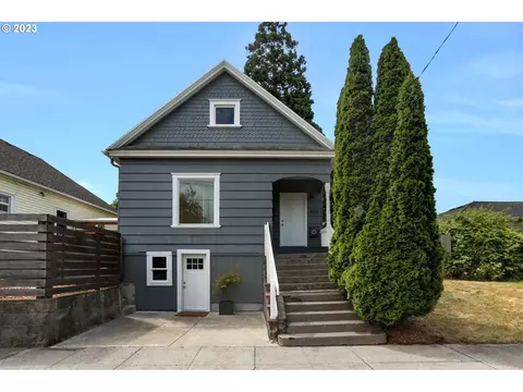828 NE Sumner St, Portland, OR 97211