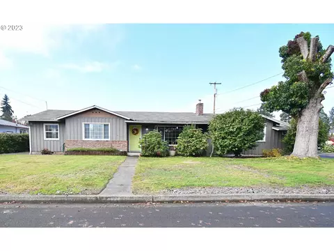 210 W Berdine St, Roseburg, OR 97471