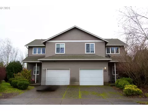 2390 NW Meadows Dr, Mcminnville, OR 97128