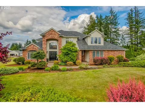 17900 S Fieldstone Ln, Oregon City, OR 97045