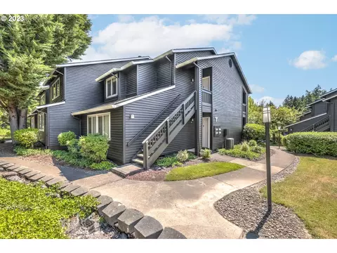 9540 SW 146th Ter #T-8, Beaverton, OR 97007