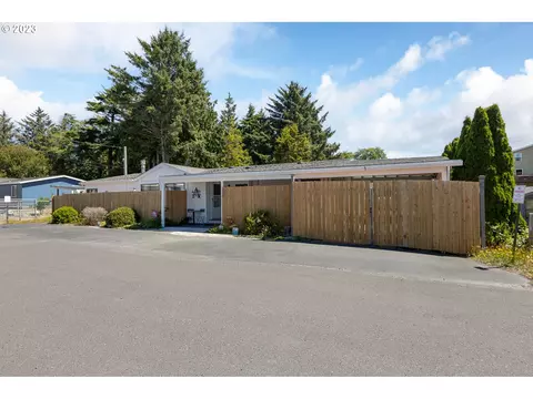 250 SE Oar Ave, Lincoln City, OR 97367