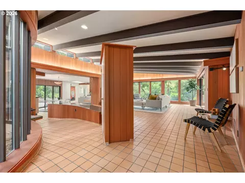 Entry Way - 2606 Spring Blvd, Eugene, OR 97403 photo 2 of 3