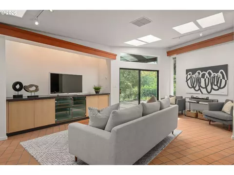 Living - 2606 Spring Blvd, Eugene, OR 97403 photo 5 of 5