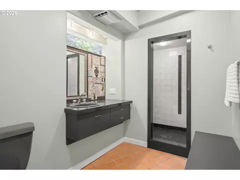 Bath - 2606 Spring Blvd, Eugene, OR 97403 photo 5 of 6