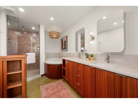 Bath - 2606 Spring Blvd, Eugene, OR 97403 photo 1 of 6
