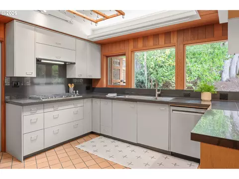 Kitchen - 2606 Spring Blvd, Eugene, OR 97403 photo 2 of 5