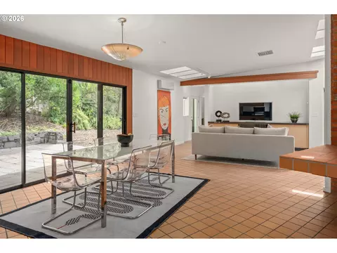 Dining - 2606 Spring Blvd, Eugene, OR 97403 photo 1 of 2