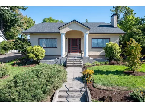 910 Washington St, Oregon City, OR 97045
