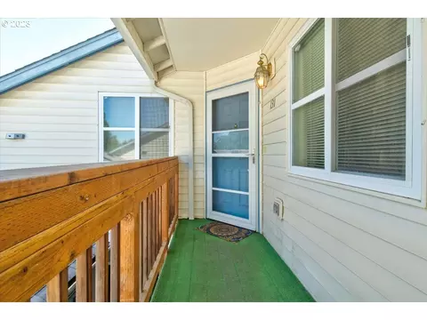 4792 Lancaster Dr NE #131, Salem, OR 97305