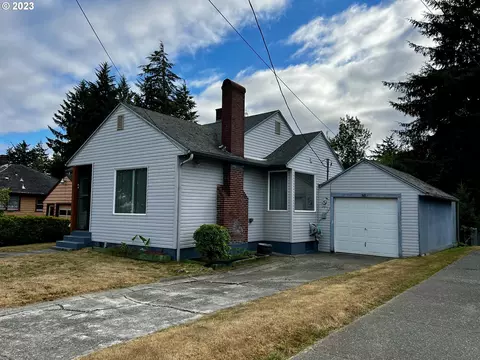 1108 Winsor Ave, North Bend, OR 97459