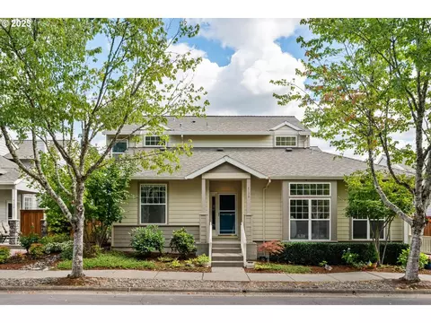 4738 NW Gannet Ter, Portland, OR 97229
