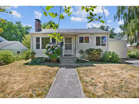 1818 SE Bidwell St, Portland, OR 97202